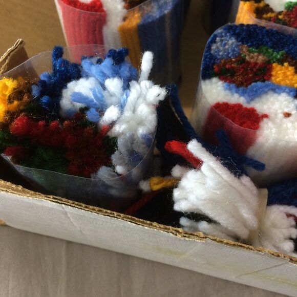 Caron Vintage 90s Large Latch Hook Kit Lighthouse 27" x 36" Vintage Canvas Yarn - Picture 4 of 7